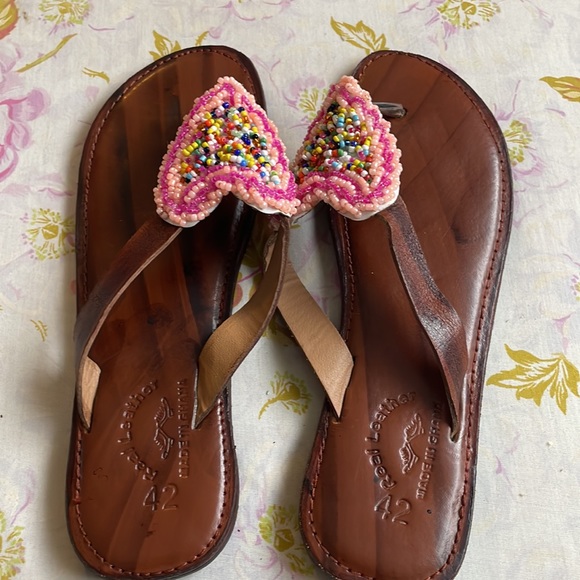 Handmade African leather sandals - Picture 2 of 4